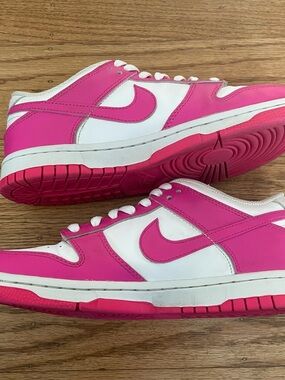 Nike Dunk Low Court Shoes Laser Fuchsia Youth Size 5 Style FB9109-102